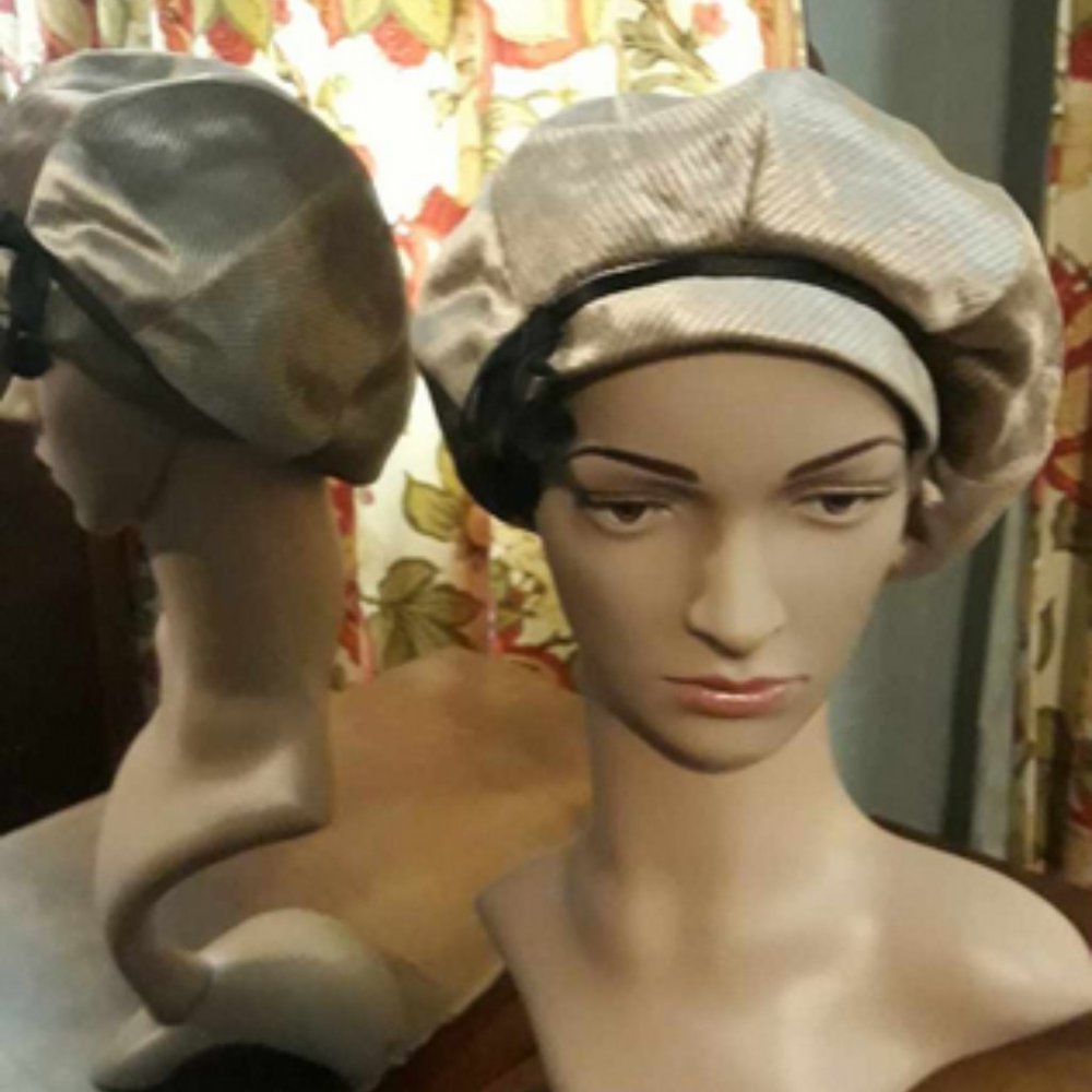Vintage muted silvery gold cut velvet "beret" style hat